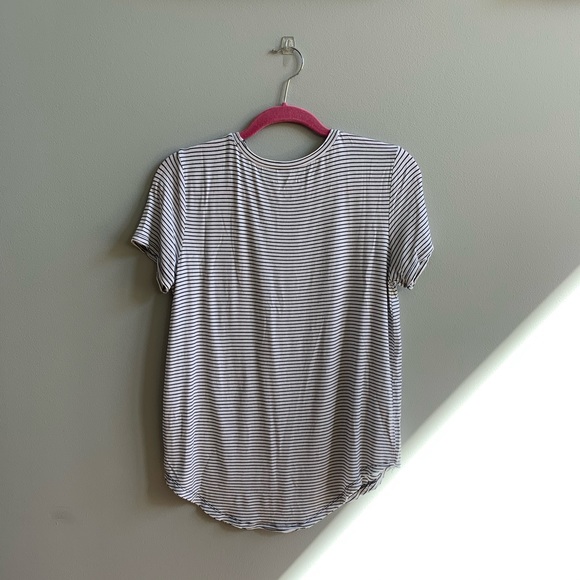 AEO | women’s striped tee with pocket - Picture 2 of 5